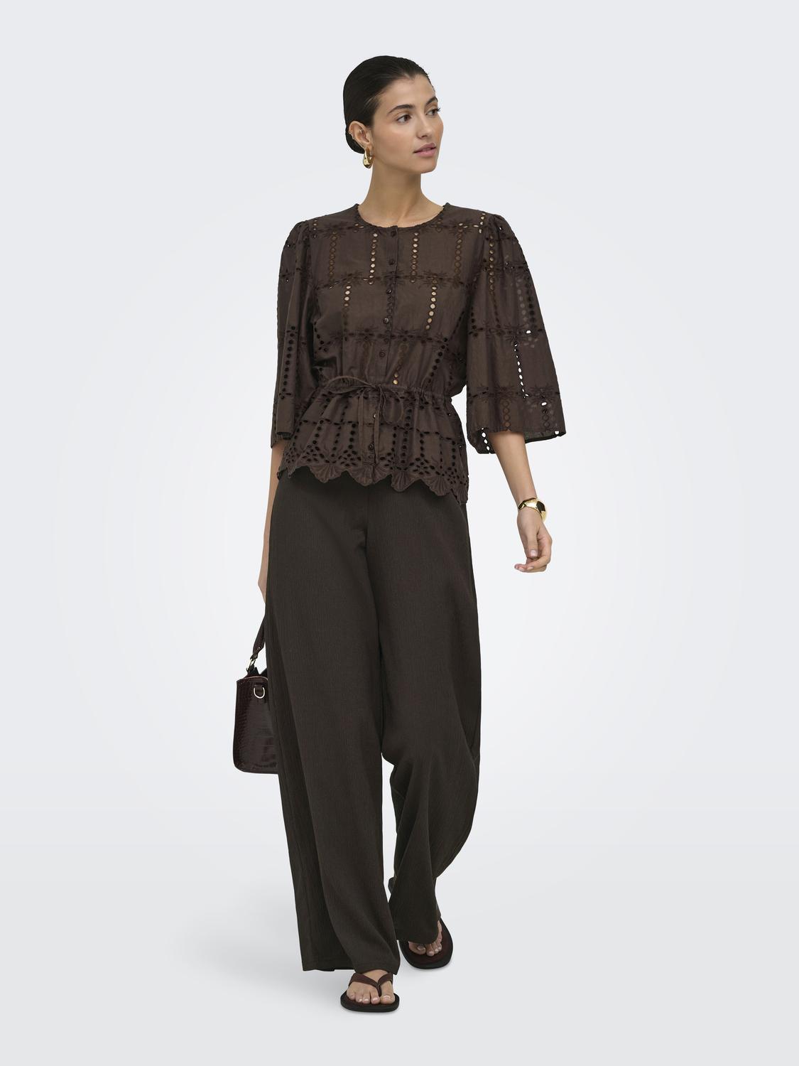 model_shot-front_full